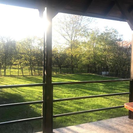 Green Nest Banesti Exterior photo