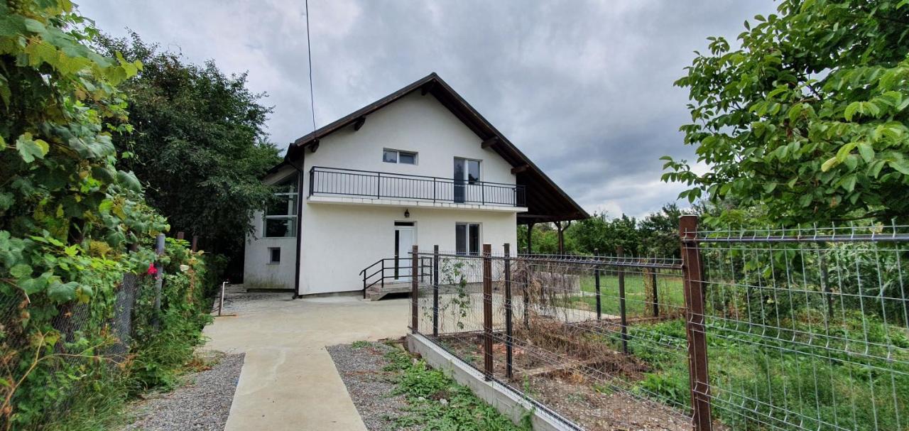Green Nest Banesti Exterior photo