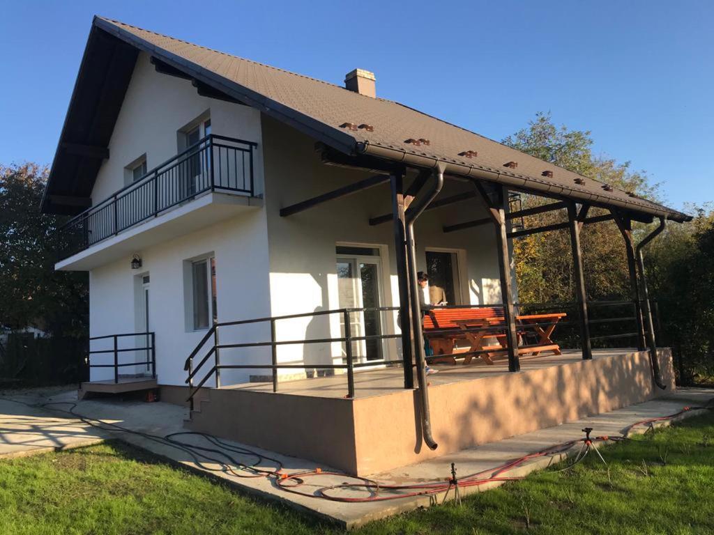 Green Nest Banesti Exterior photo